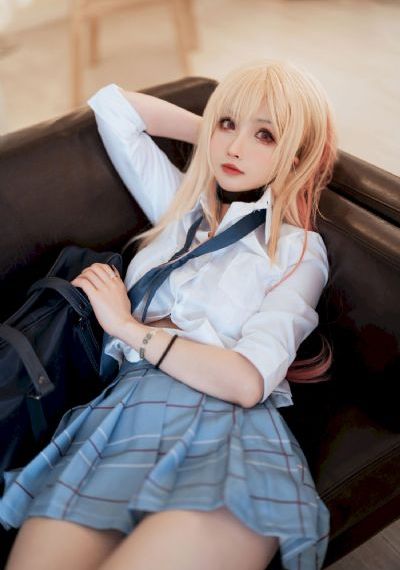 年轻的女教师免费观看_HD超清免费观看
