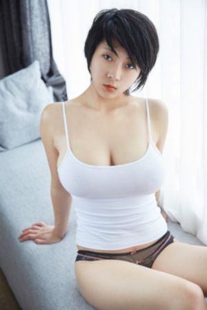 年轻的女邻居在线观看_免费观看