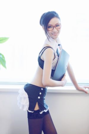 四月婷婷_1080电影在线观看